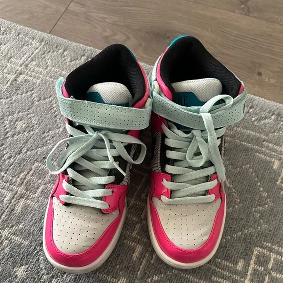 NIKE Air Jordan Mid 2 - Picture 2 of 5